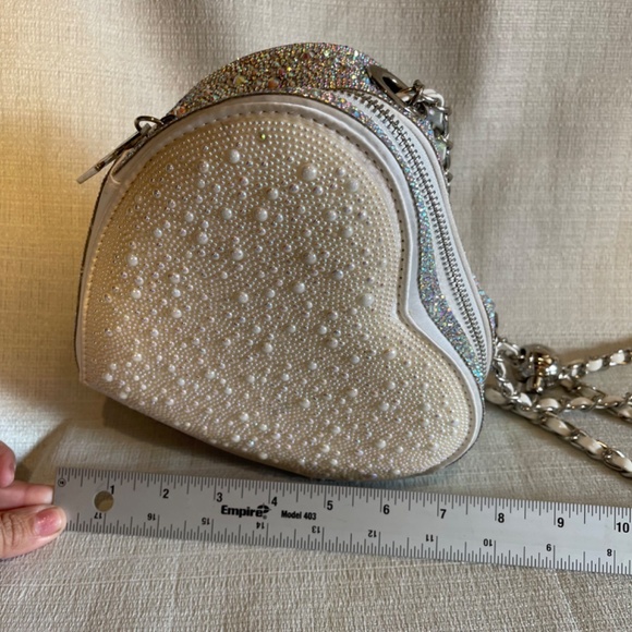 Betsey Johnson pearl swavorski Heart-Shaped Cream and Silver Bag - Picture 2 of 8